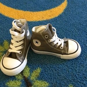 Grey infant high-top converse